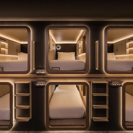 Cube Social Boutique Capsule Hotel At Boat Quay 新加坡 外观 照片