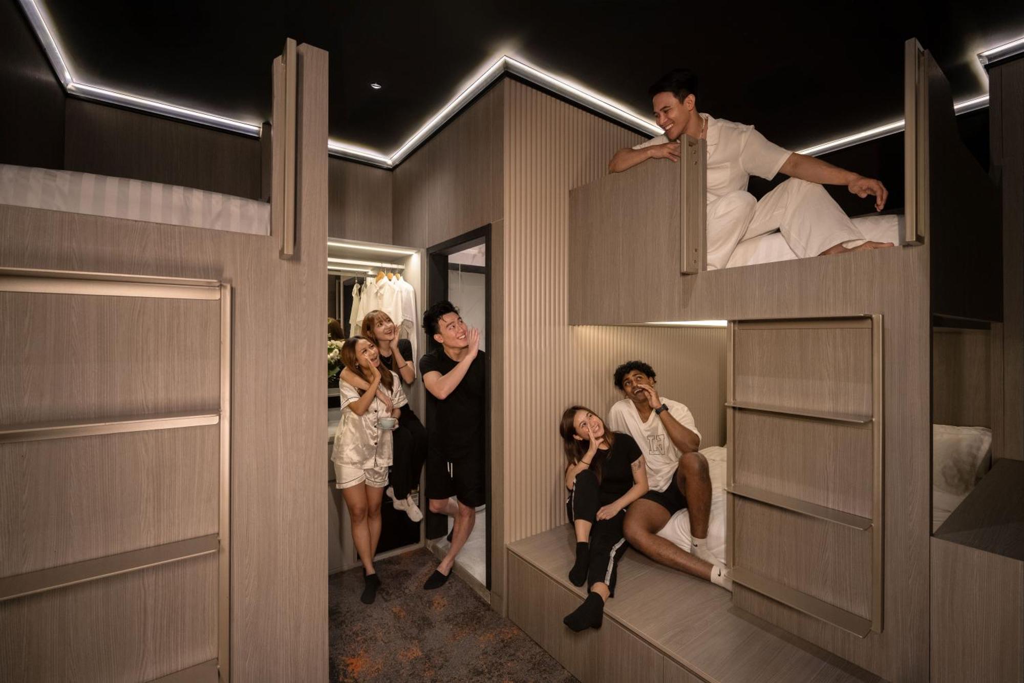 Cube Social Boutique Capsule Hotel At Boat Quay 新加坡 外观 照片