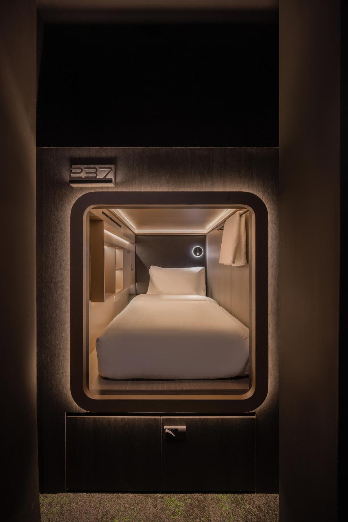 Cube Social Boutique Capsule Hotel At Boat Quay 新加坡 外观 照片
