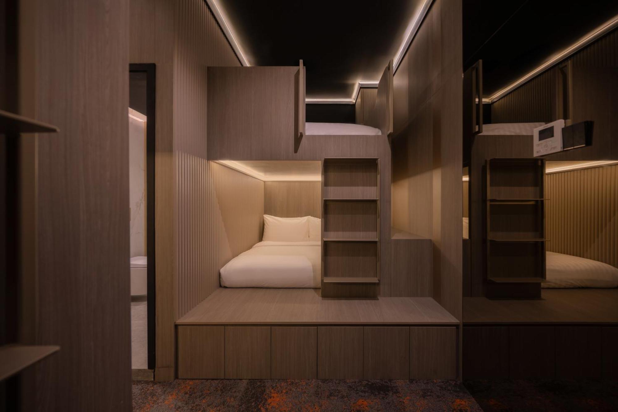 Cube Social Boutique Capsule Hotel At Boat Quay 新加坡 外观 照片