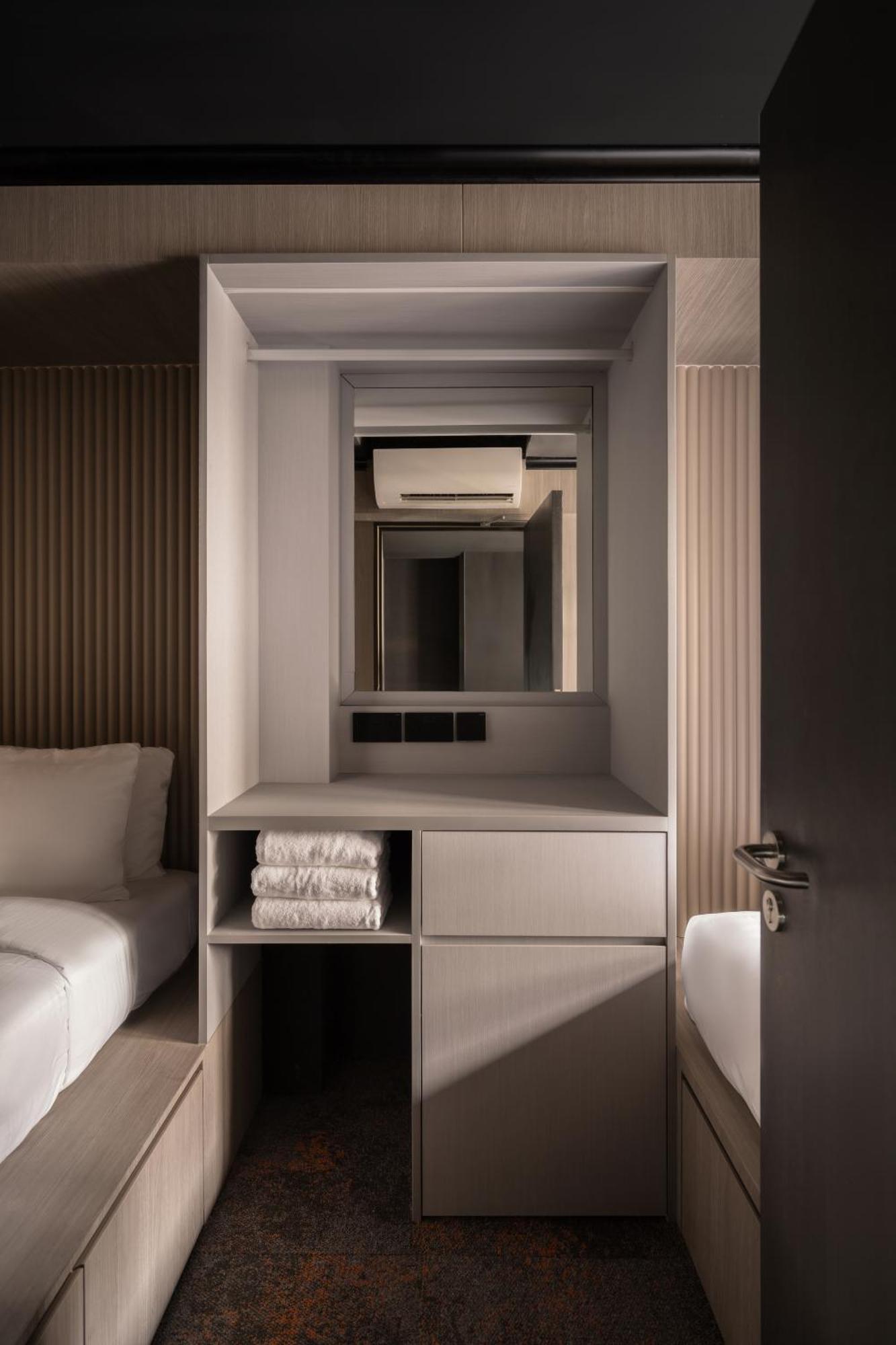 Cube Social Boutique Capsule Hotel At Boat Quay 新加坡 外观 照片