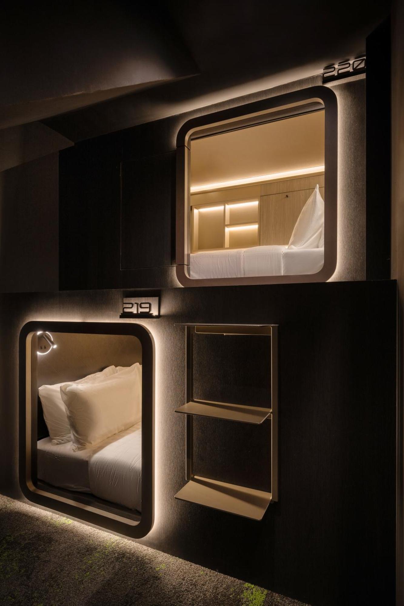 Cube Social Boutique Capsule Hotel At Boat Quay 新加坡 外观 照片