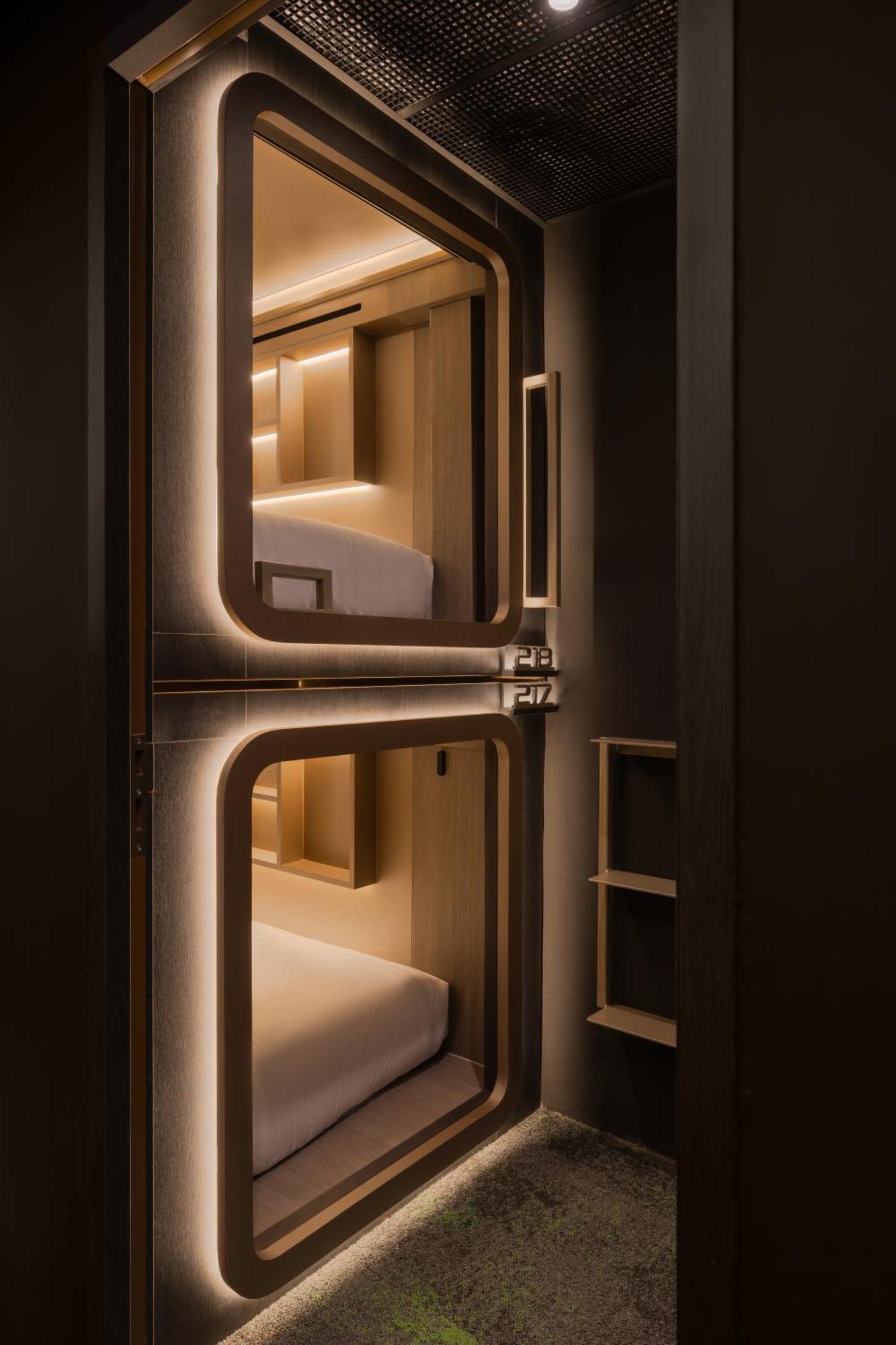 Cube Social Boutique Capsule Hotel At Boat Quay 新加坡 外观 照片