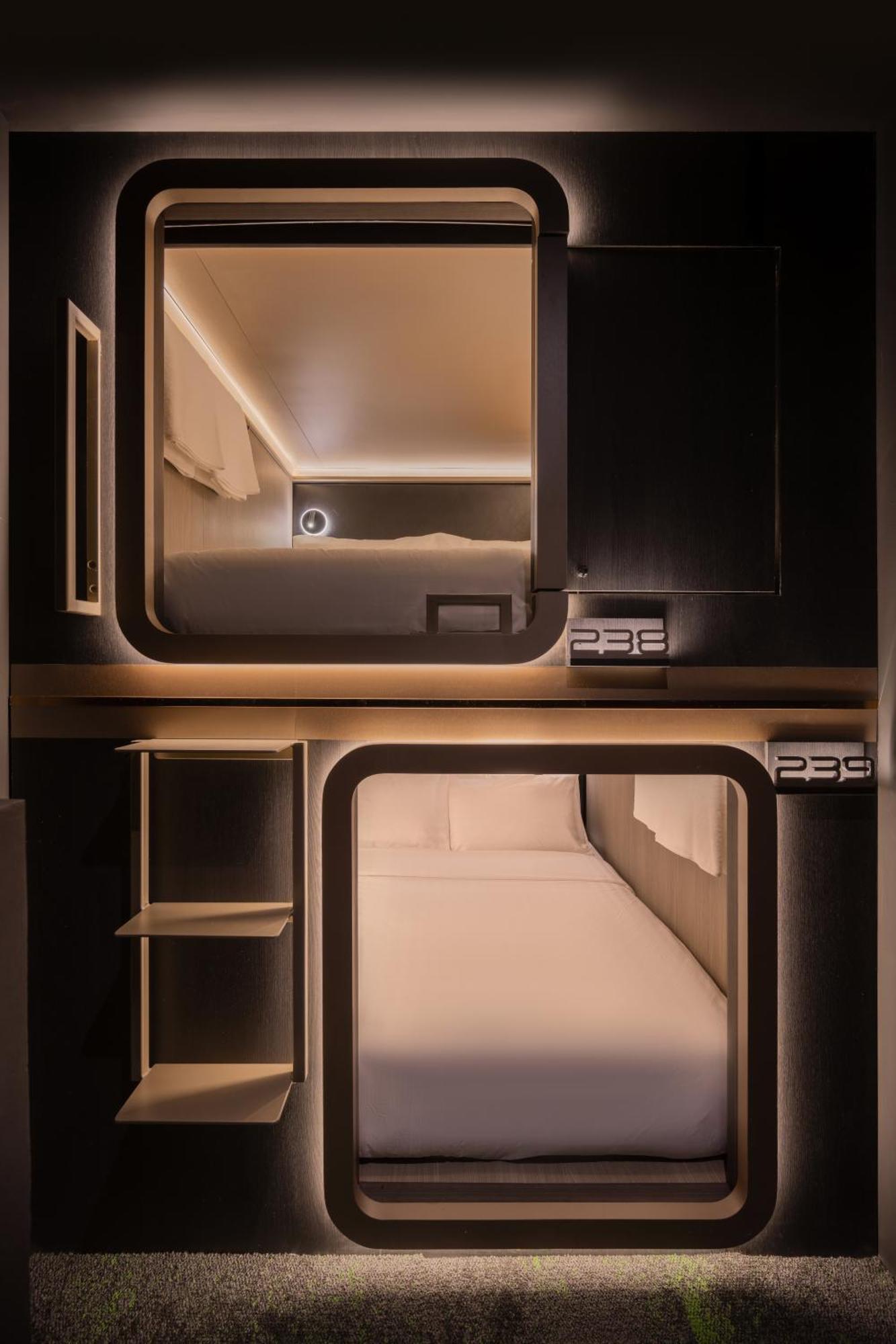 Cube Social Boutique Capsule Hotel At Boat Quay 新加坡 外观 照片