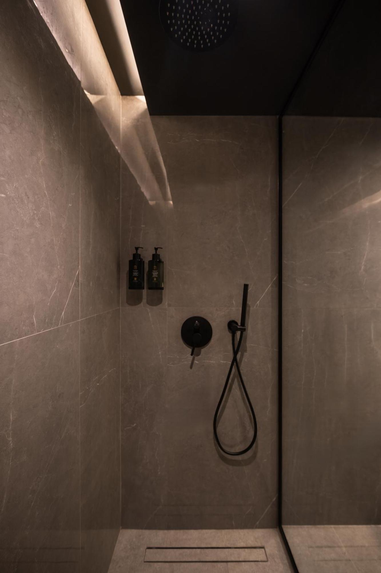 Cube Social Boutique Capsule Hotel At Boat Quay 新加坡 外观 照片