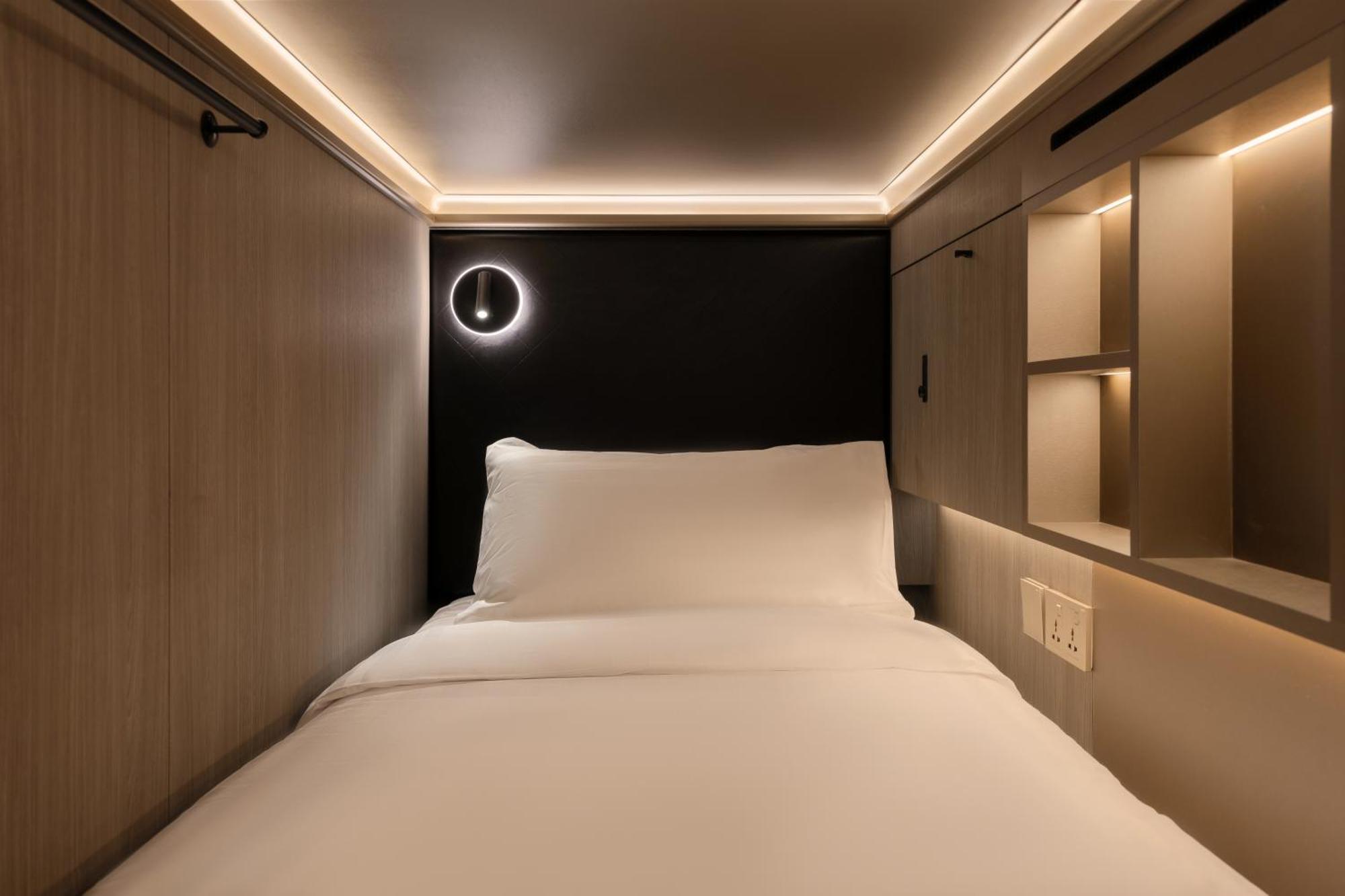 Cube Social Boutique Capsule Hotel At Boat Quay 新加坡 外观 照片